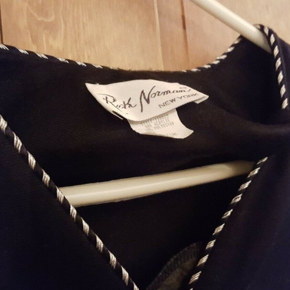 Ruth Norman New York medium M black cardigan top - Picture 3 of 6